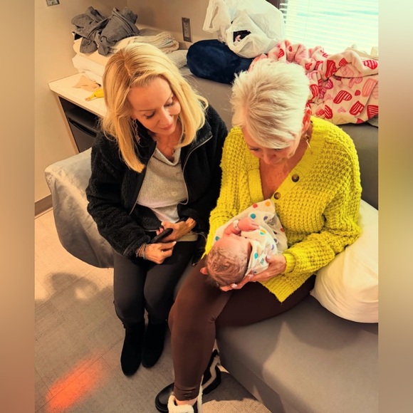 EUC Free People Ivory Cotton Wool 🐑 Blend V-Neck Sweater Tunic Small Oversized - Picture 4 of 6